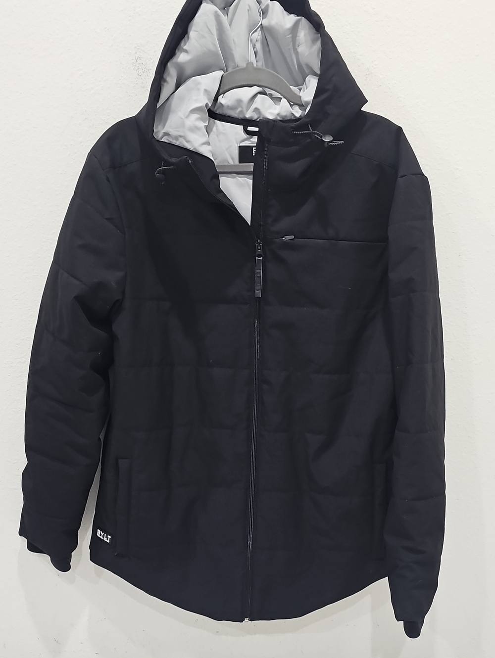 BYLT Basics Black Snap-Quarter Pullover with Gray Contrast Collar Size L